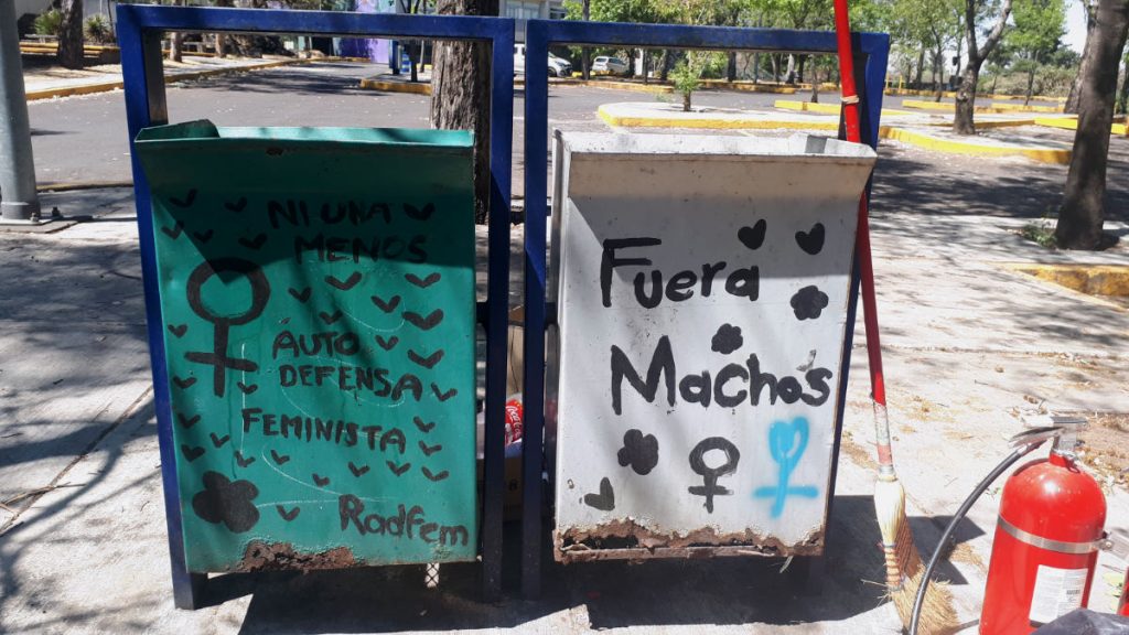 fuera machos UNAM FCPyS feminismo huelga
