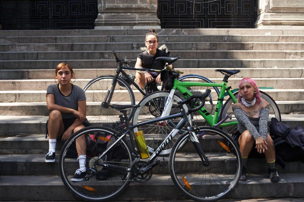 mujeres ciclistas, colectivas de mujeres ciclistas, ciclismo urbano, bicicletas, feminismo, Rauda, bicimensajería