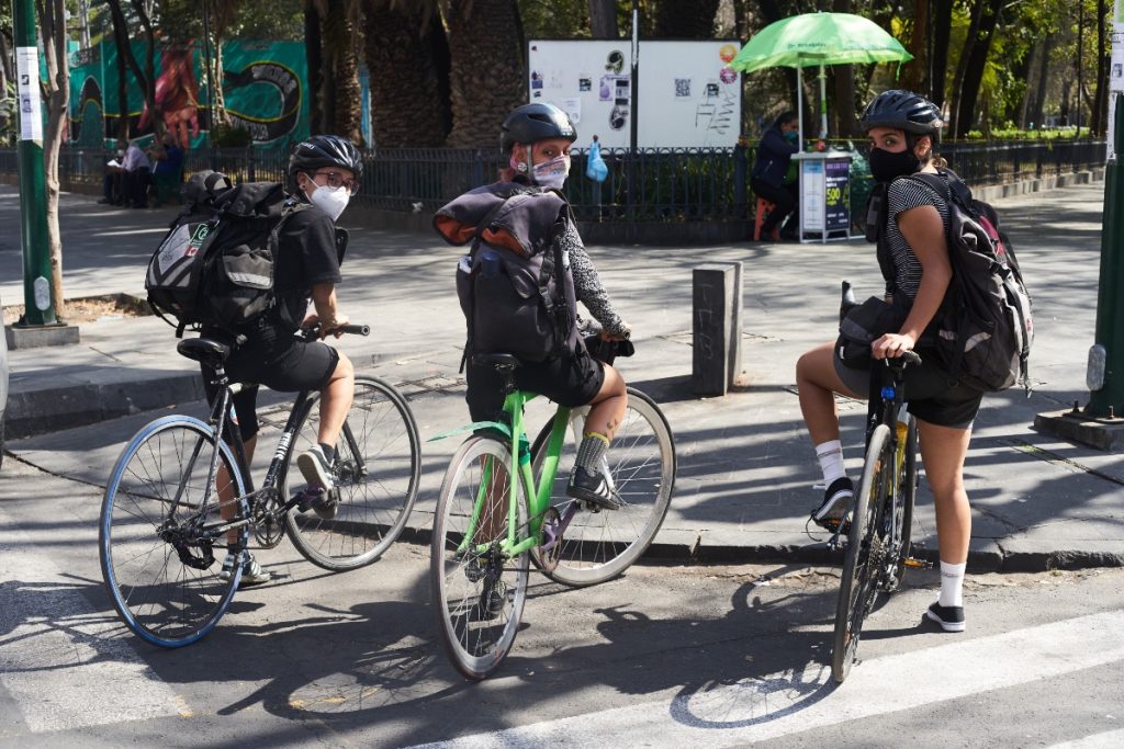 mujeres ciclistas, colectivas de mujeres ciclistas, ciclismo urbano, bicicletas, feminismo, Rauda, bicimensajería