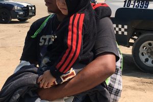 Niños migrantes atraviesan México entre riesgos y protocolos deficientes