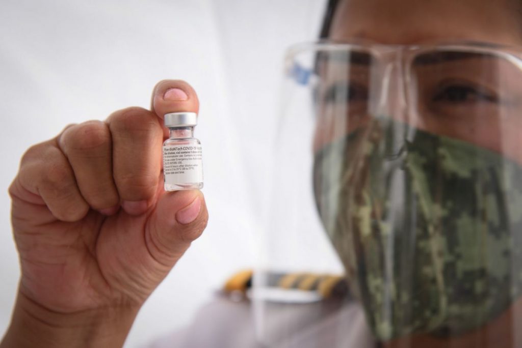 Investigan a 60 funcionarios capitalinos por “saltarse” la fila de vacunación anticovid