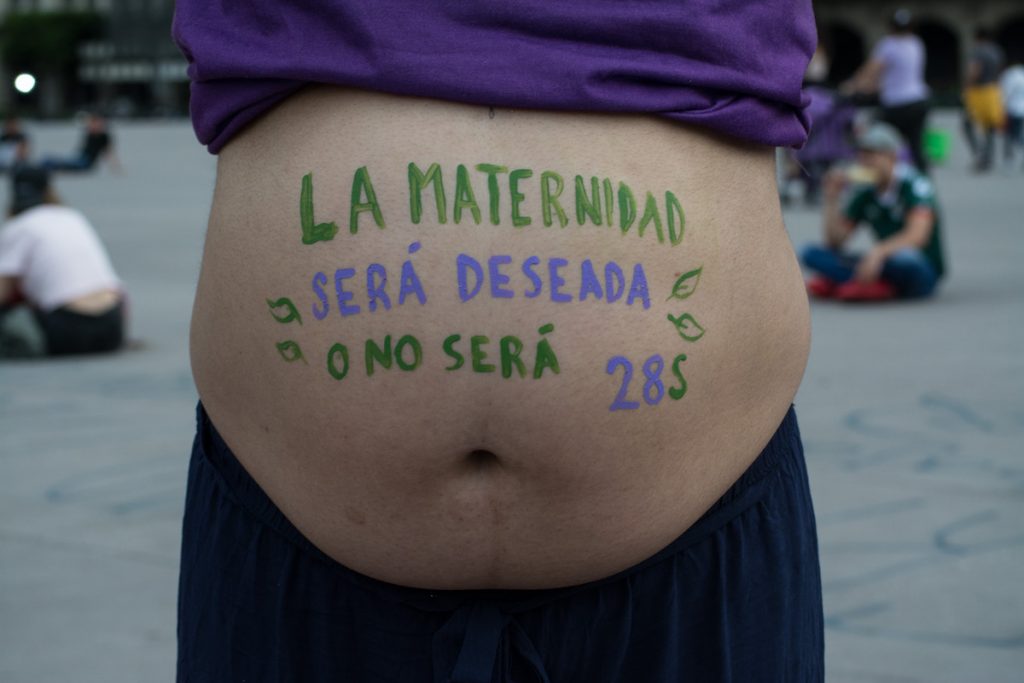 Será ley: mujeres marchan por la despenalización del aborto en México