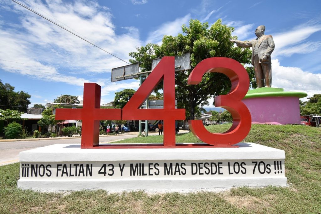 FGR obstaculiza investigación de Ayotzinapa: Centro Pro
