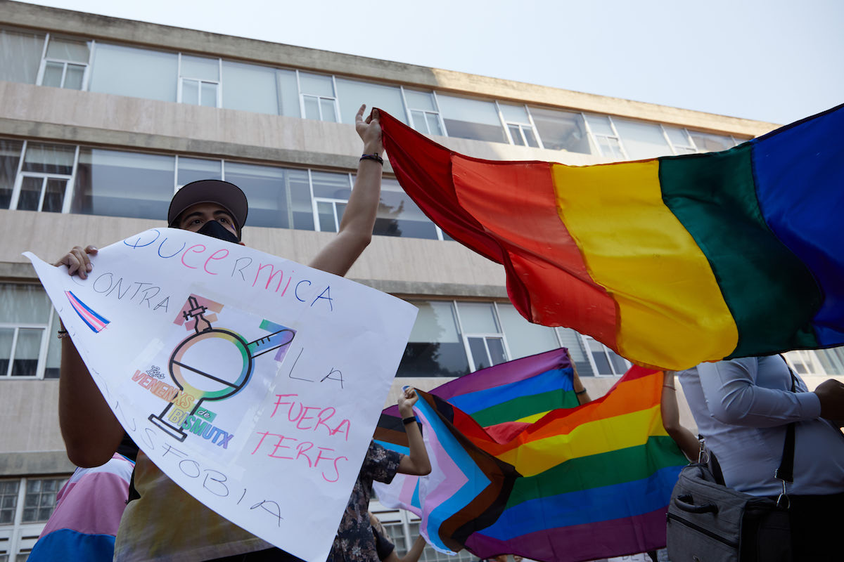 Contra la transfobia en lal UNAM
