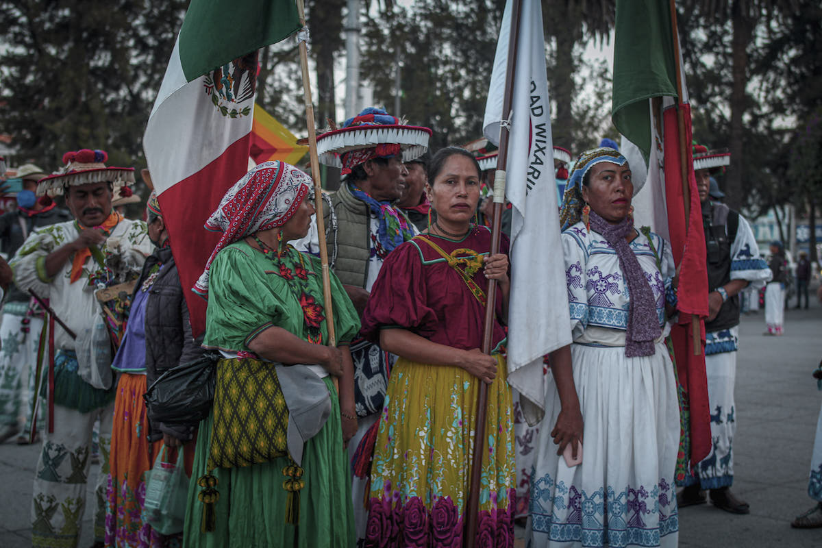 Caravana Wixárika en su paso en la Ciudad de México