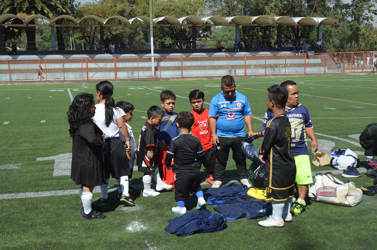 Liga Mx de Futbol de Personas de Talla Baja. Foto: Heber Robles