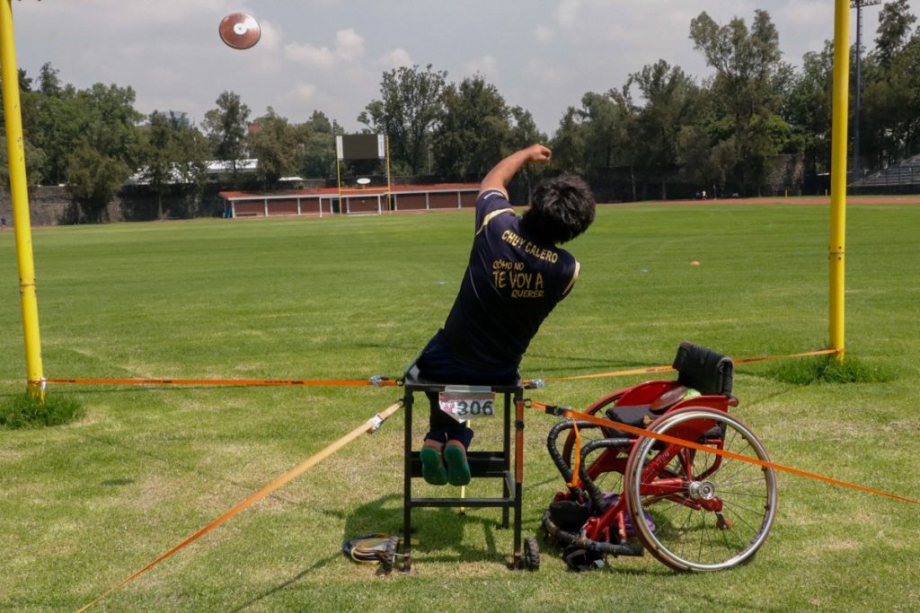 Jesús Calero practica el paratletismo, en su modalidad de lanzamiento de disco. Foto: DGDU