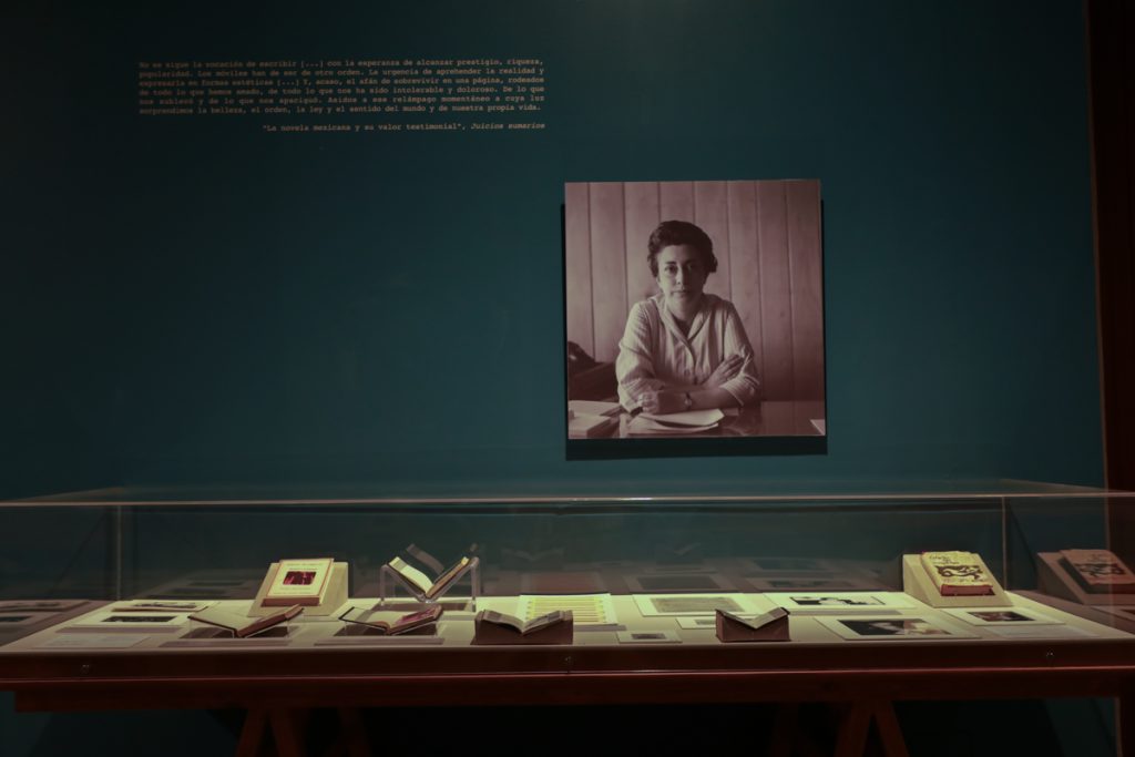 Imagen de la exposición de Rosario Castellanos