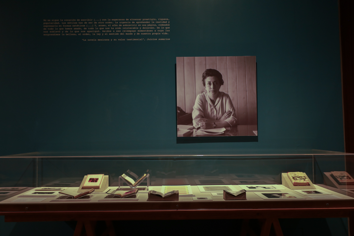 Imagen de la exposición de Rosario Castellanos